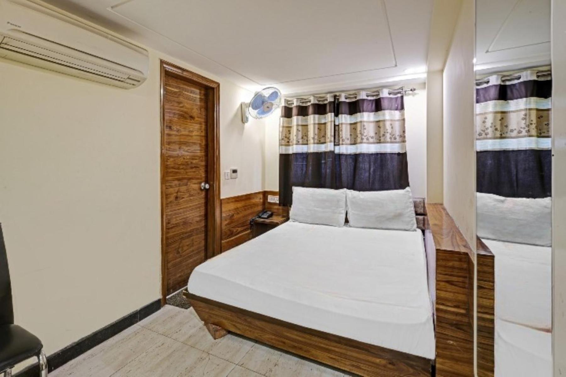 Hotel Keshew International New Delhi Eksteriør bilde